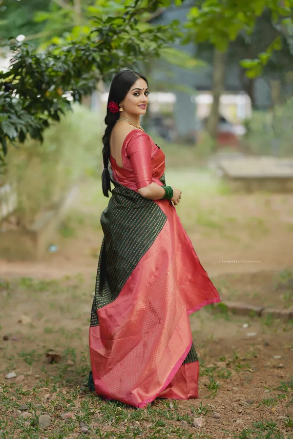 DARK_GREEN_PURE_BANARASI_SAREE